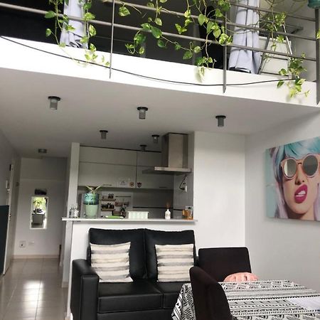 El Depto Tipo Duplex Pleno Centro Incluye Cochera Consultar Servicio De Parking Apartment Monte Grande Exterior photo